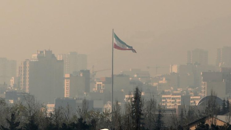 İran'da hava kirliliği nedeniyle devlet kurumları tatil edildi