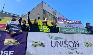 İngiltere ve Galler'de binlerce ambulans çalışanı yine greve gitti
