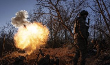 Zelenskiy: Bahmut ve Soledar için mücadele devam ediyor