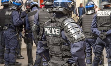 Paris'te polisin ateş açtığı kişi öldü