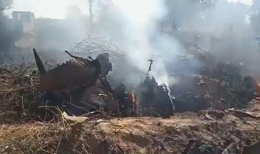 Hindistan'da iki savaş uçağı düştü