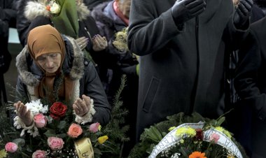 Saraybosna'daki pazar yeri katliamı kurbanları 29. yılında törenle anıldı