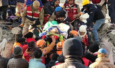 Anne-oğul 101. saatte sağ çıkarıldı