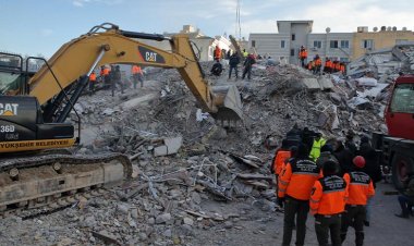 Depremlerde hayatını kaybedenler için İslam ülkelerinde gıyabi cenaze namazları kılınacak