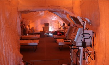 İran'dan Türkiye'ye sahra hastanesi, sağlık ekibi ve insani yardım malzemesi desteği