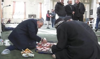Filistin'deki camilerde depremzedeler için yardım toplandı