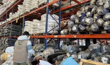 Azad Cammu Keşmir'den depremzedelere yardım