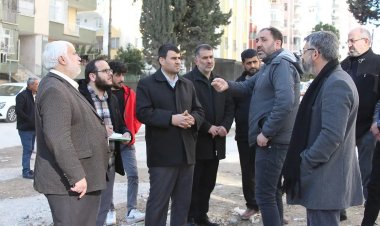 HÜDA PAR heyeti Osmaniye ve Adana'da depremzedeleri ziyaret etti