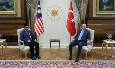 Malezya Başbakanı İbrahim'den Türkiye'ye "geçmiş olsun" ziyareti