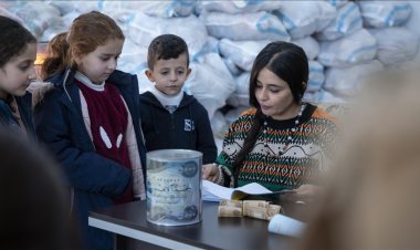 Kürdistan'lı öğrencilerden Türkiye'deki depremzedeler için yardım kampanyası