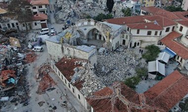 Hatay'da bulunan tarihi Habib-i Neccar Cami tamamen yıkıldı
