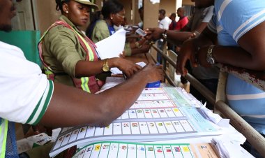 Nijerya halkı yarın yeni devlet başkanını seçmek için sandık başına gidiyor