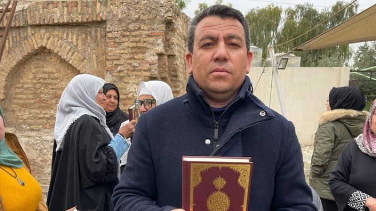 Kerkük'te, "Kur'an-ı Kerim yakılmasına tepki" gösterisinde, halka Kuran-ı Kerim dağıtıldı