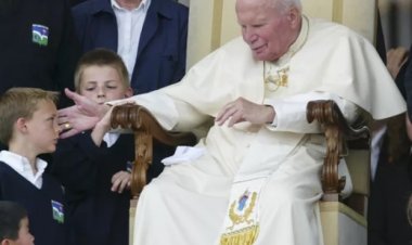 ‘Papa 2.Jean Paul çocuk istismarını gizleyerek yeni mağdurların ortaya çıkmasına sebep oldu’