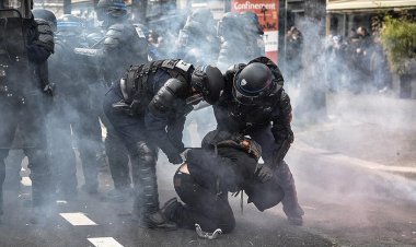 Paris'te polisin protestocuları tehdit etmesine ilişkin soruşturma talebi