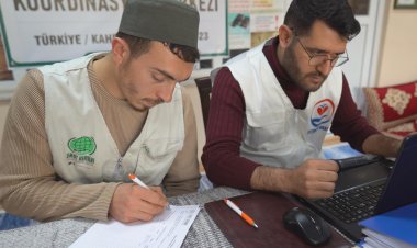 Kardeş yardım kuruluşları kurdukları çağrı merkezi ile binlerce depremzedeye yardım ulaştırıyor