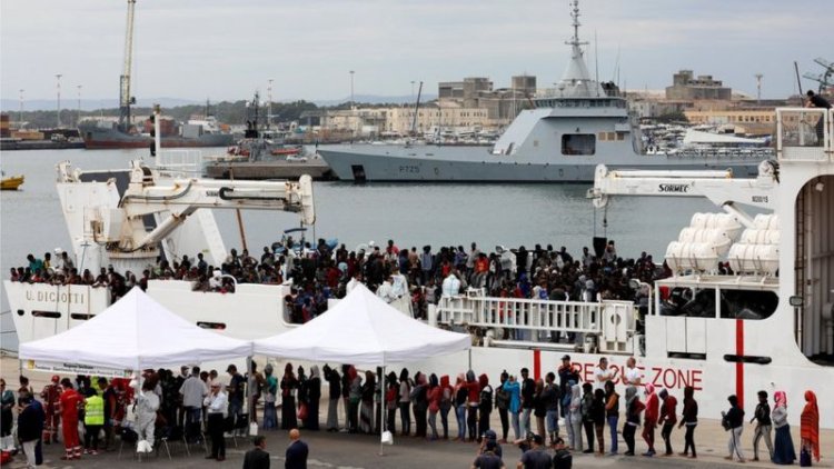 İtalya'ya geçen hafta sonu yaklaşık 1700 düzensiz göçmen ulaştı
