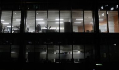 Belçika'da çalışanların "fişi çekme" hakkı başladı