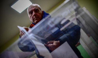 Bulgaristan'da son 2 yılda yapılan 5'inci seçim de ülkeyi siyasi krizden çıkaramayacak görünüyor