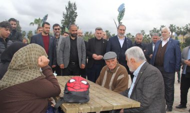 HÜDA PAR Genel Başkanı Yapıcıoğlu, İskenderun'da depremzedelerin sorunlarını dinledi