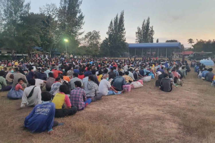 Myanmar'daki çatışmalar nedeniyle 5 binden fazla kişi Tayland'a kaçtı
