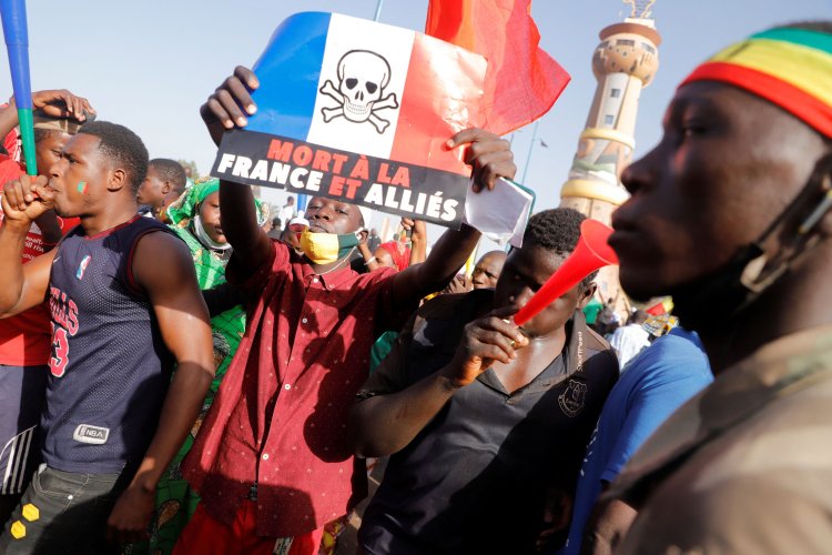 Paris: Çad, Burkina Faso, Mali, Moritanya ve Nijer’de bulunan Fransızların hayatı doğrudan tehdit altında