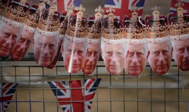 İngiltere'de 315 milyon dolarlık taç giyme töreni ve Kraliyetin sömürgeci tarihi tartışılıyor