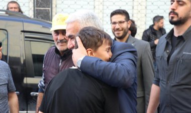 Yapıcıoğlu: Her konuda aynı düşünmesek de dışarıdan gelen tehditler karşısında yumruk gibi oluruz