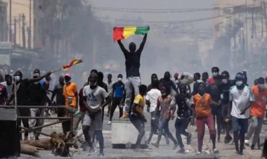 Senegal'de devam eden protestolarda yüzlerce kişi gözaltına alındı