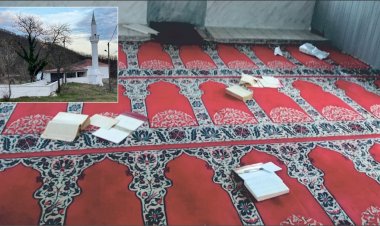 Fransız vatandaşından Batı Trakya'da  Cami ve Kur'an-ı Kerim'e çirkin saldırı