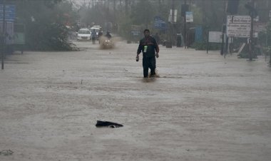 Hindistan'da 108 köyü sular altında bırakan sel, 115 binden fazla kişiyi etkiledi