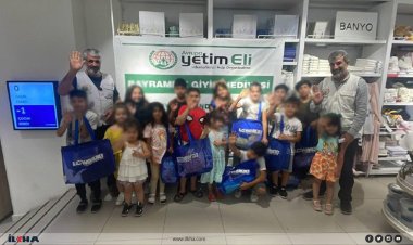 Avrupa Yetim Eli Hatay ve Kahramanmaraş’ta depremzede çocukları giydirdi