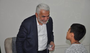 HÜDA PAR Genel Başkanı Yapıcıoğlu Batman'da vatandaşlarla bayramlaştı
