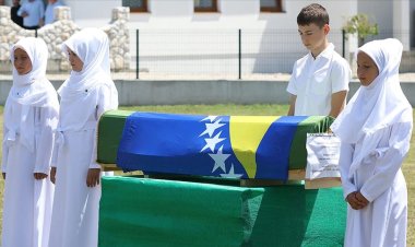Bosna Hersek'teki savaşta Sırpların katlettiği 2 Boşnak sivil daha toprağa verildi