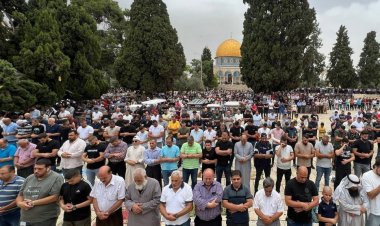 50 binden fazla kişi Cuma namazını Mescid-i Aksa’da kıldı