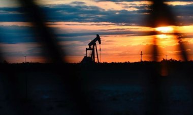 Irak enerji krizindeki Lübnan'a ham petrol ve akaryakıt temini anlaşmasını yeniledi