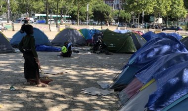 Fransa'da dernekler, yetkililerin kayıtsız kaldığı göçmen çocuklar için harekete geçti