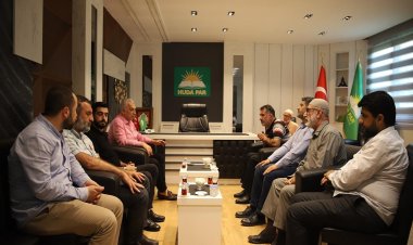 AK PARTİ MKYK Üyesi Külünk'ten HÜDA PAR Adana İl Başkanlığı'na taziye ziyareti