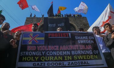 Keşmir’de 33 yıl sonra düzenlenen Muharrem ayı yürüyüşünde İsveç protesto edildi