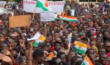 Nijer’de büyük protesto: Fransızların gitmesini sağlayacağız
