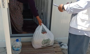 Umut Kervanı deprem bölgesinde yardımlara devam ediyor