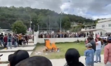 Meksika'da aileler 'sapkınlığa karşı' ayaklandı!