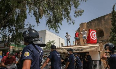 Tunus rejiminin 'cadı avı' devam ediyor: Nahda Hareketi'nin lider kadroları art arda gözaltına alınıyor