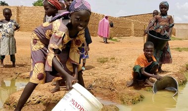 'Temiz su' için kilometrelerce yol yürüyorlar