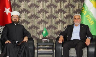 Yapıcıoğlu ile Dünya Alimler Birliği Genel Sekreteri Karadaği bir araya geldi