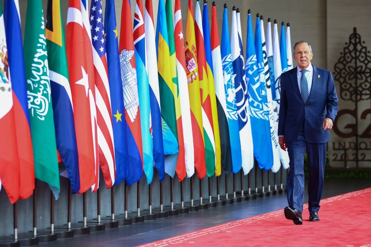 Lavrov, Ukrayna krizi konusundaki tüm ciddi girişimlere karşılık vereceklerini belirtti