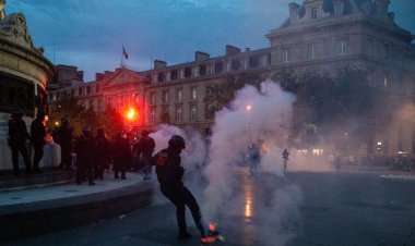 Paris'te Filistin'e destek gösterisine tazyikli suyla müdahale edildi