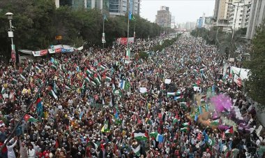 Pakistan'da on binlerce kişinin katılımıyla Filistin'e destek yürüyüşü düzenlendi