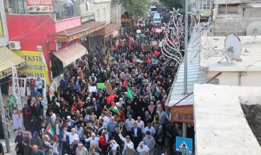 Peygamberler şehrinde Yüz bini aşkın Kudüs sevdalısı Filistin için yürüdü