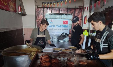 Yetimler Vakfı bombardıman altındaki Gazze'ye yardımlarını sürdürüyor